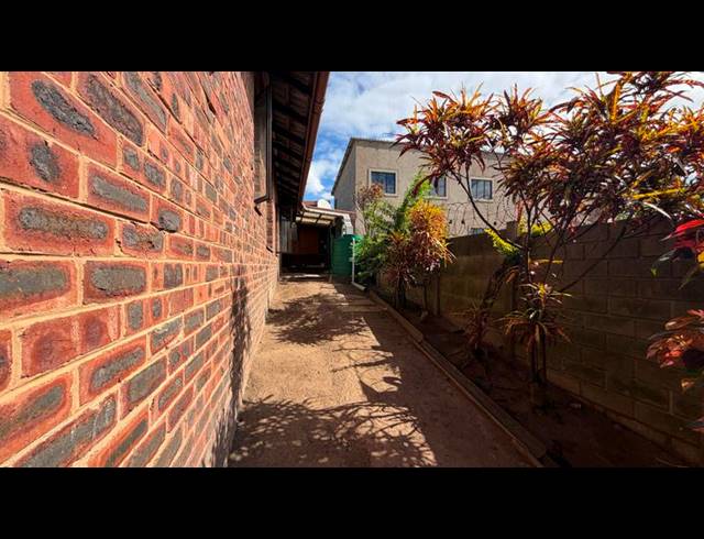 4 BEDROOM HOUSE FOR SALE IN SEA VIEW